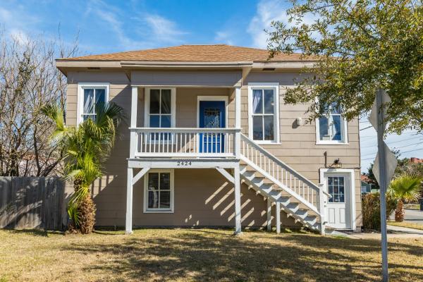 Four bedroom holiday home